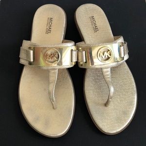 ✨💕 Michael Kors Warren Thong Sandals Gold 🤩✨